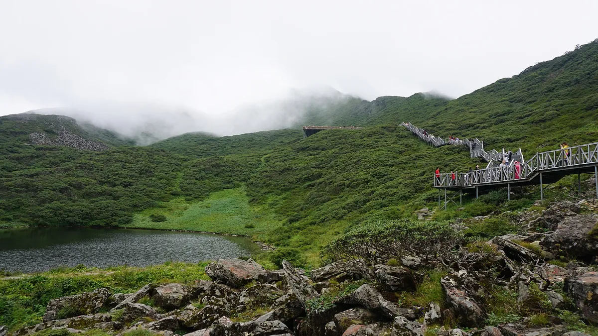 The forested Cangshan range rising above the Dali basin