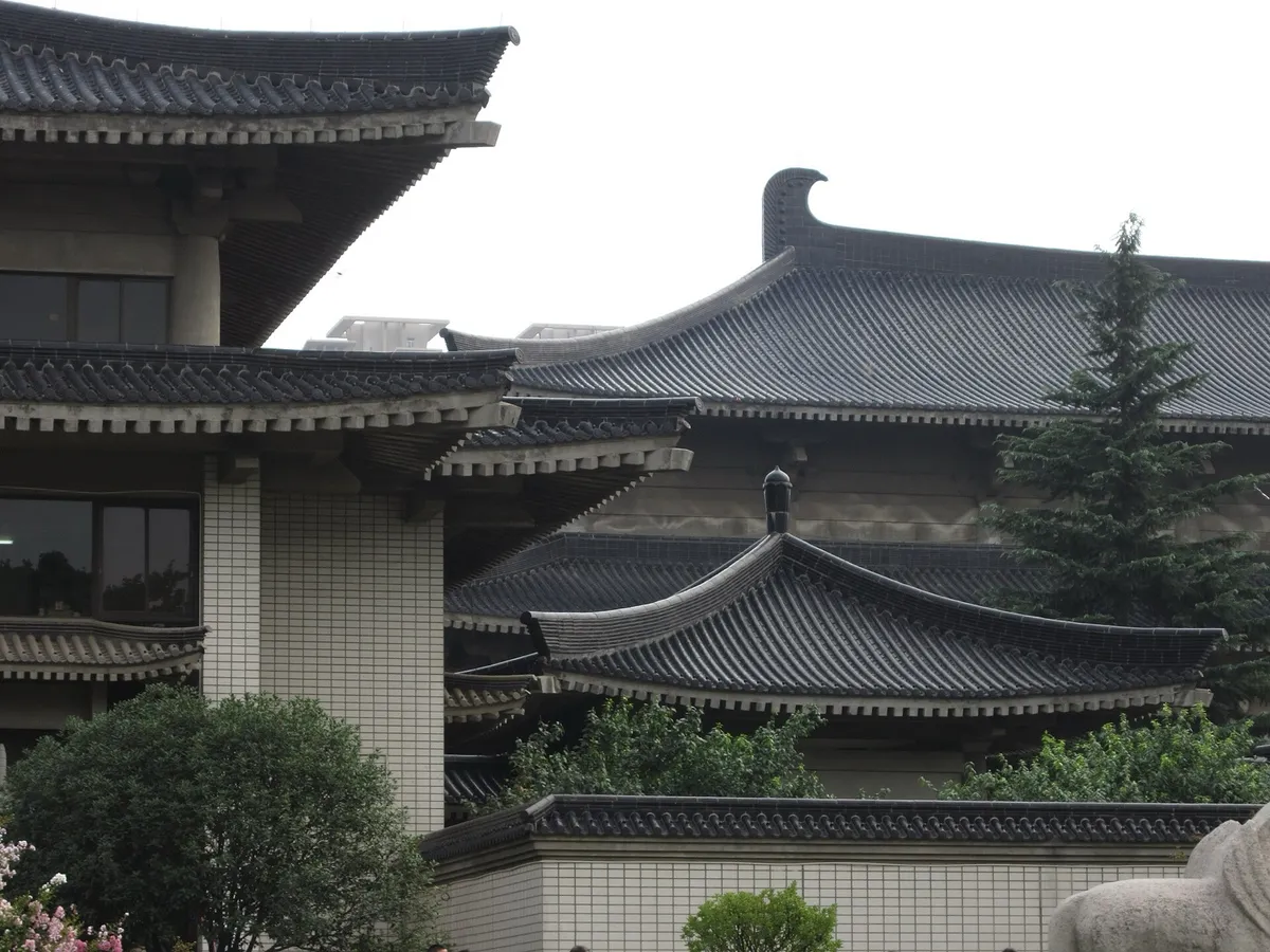 The tiered, Tang-style rooflines of the Shaanxi History Museum building